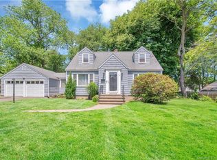 110 Thornberg St, Stratford, CT 06614