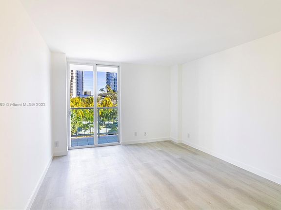 2nd image of 100 Bayview Dr APT 214