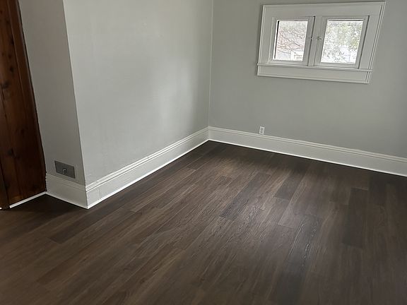 5th image of 626 W Ringold St