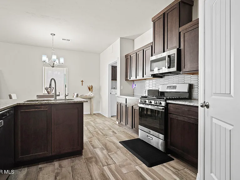 5064 Andrew Jorel Dr — Photo 6