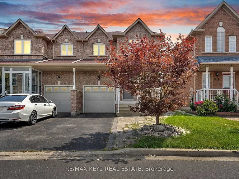 633 Caboto Trl — Photo 1