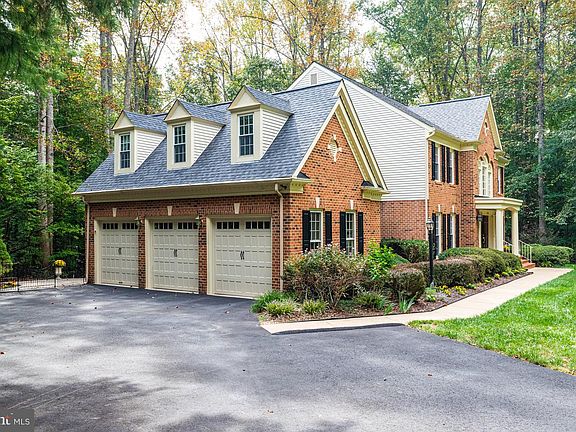 4th image of 11901 Chapel Rd