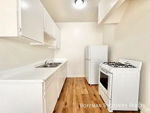 739 S Normandie Ave #107 Photo 1