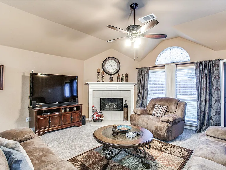 2318 Sparrow Dr — Photo 12