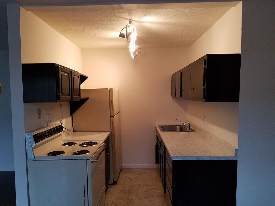 1st image of 124 E North St