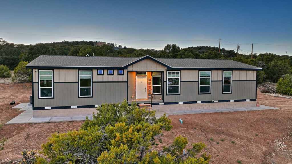 19 Edge Of Woods Rd, Tijeras, NM - View 2