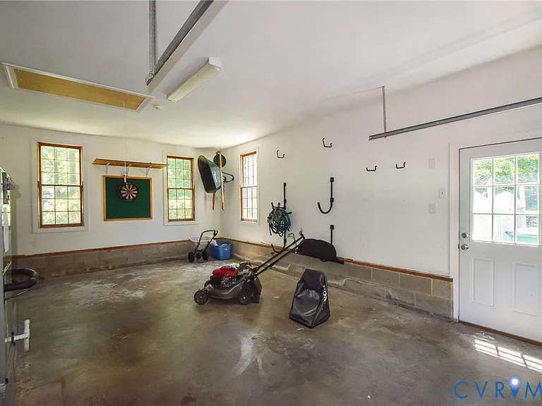 13921 Whitechapel Rd — Photo 26