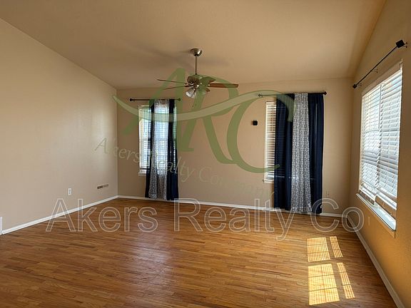 5th image of 343 E Bond Ct