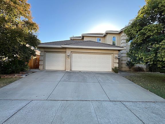 2nd image of 3000 Bergamo Ct