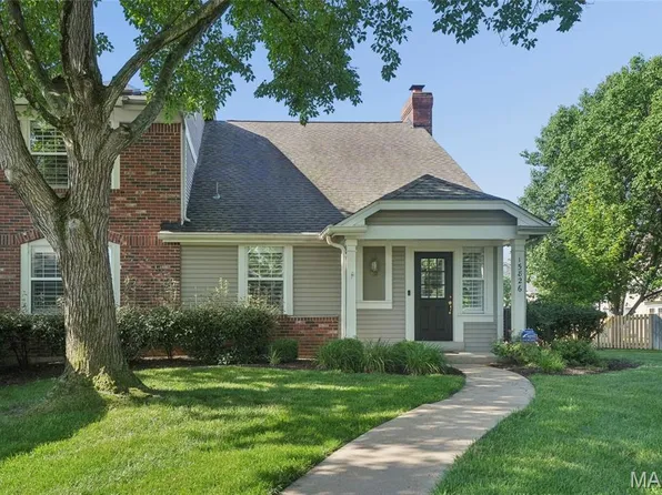 15826 Harris Ridge Ct #15826, Chesterfield, MO 63017