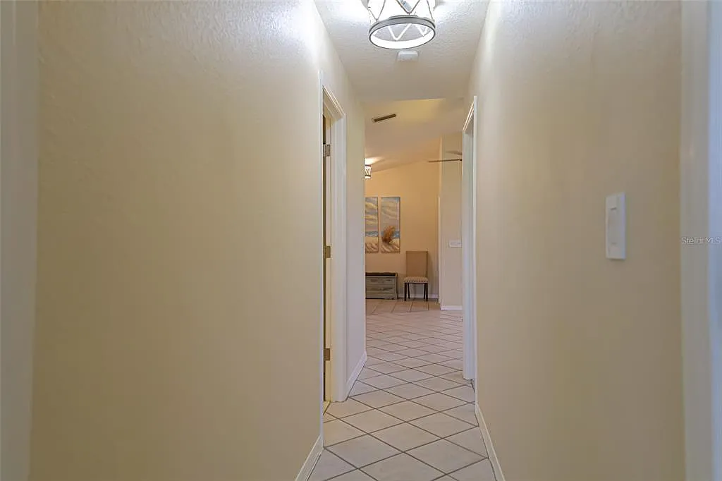 3 bed, 2.0 bath, 2019 sqft, $2,600 — Photo 4