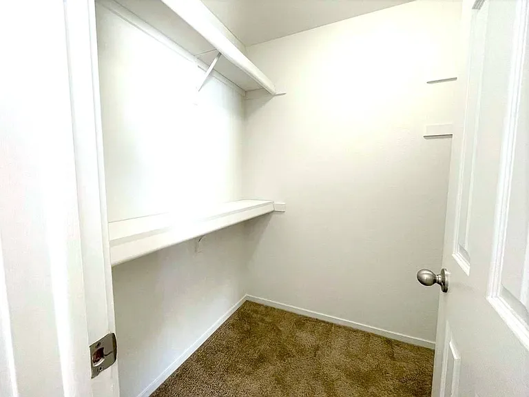 Thornridge Apartments — Photo 46
