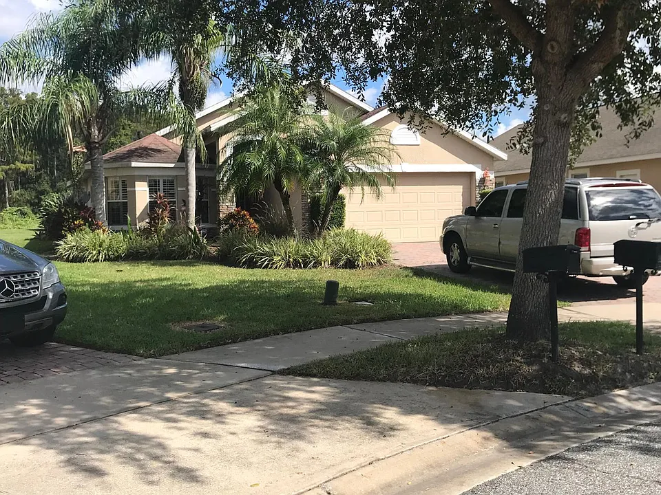 10717 Mottram Point