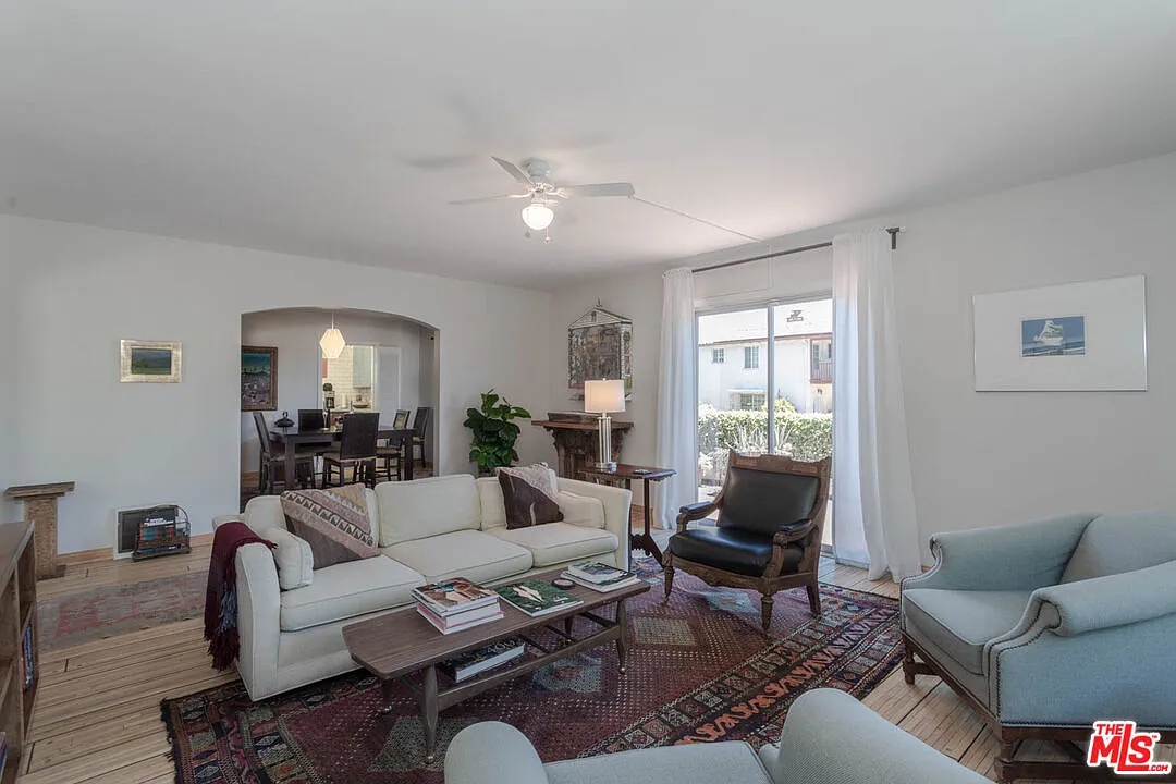 3 bed, 3.0 bath, 1600 sqft, $5,950 — Photo 3