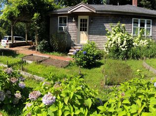 21 Meetinghouse Rd, Mashpee, MA 02649