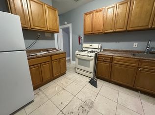 27 9th Ave #4A, East Orange, NJ 07018