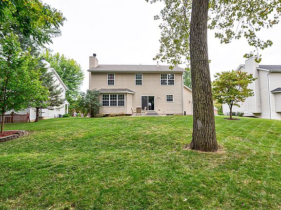 5th image of 1214 Illini Dr