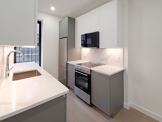 2nd image of 15 Wyckoff St #12BB