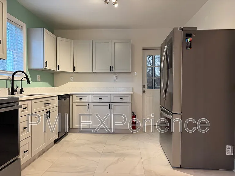 8203 Comet Dr — Photo 6
