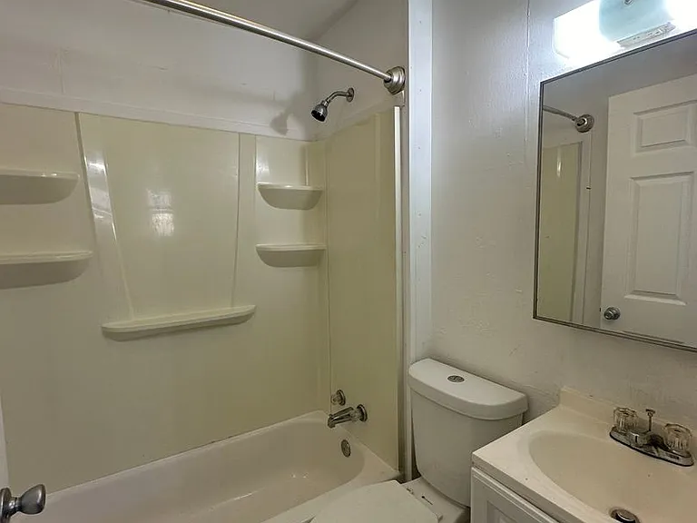 123 Mortimer St — Photo 9