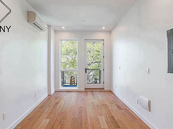 4th image of 350 Rutland Rd #4R