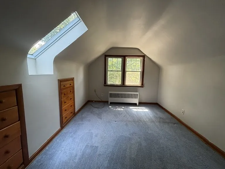 433 Allenford St — Photo 17