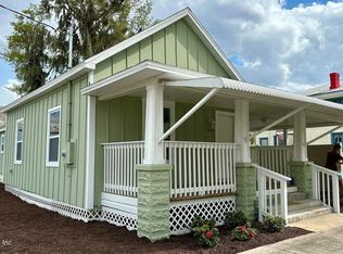 209 N 7th St, Palatka, FL 32177