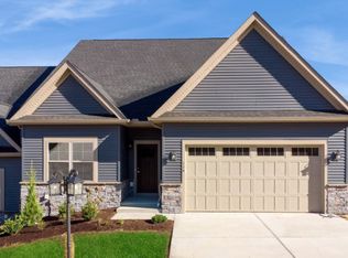 117 Hemingway Ln, Coraopolis, PA 15108