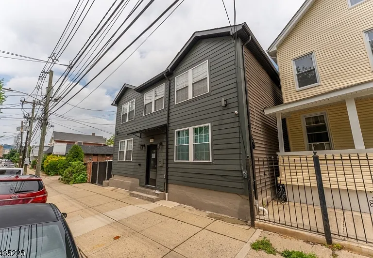 335 Henry St #3 — Photo 4