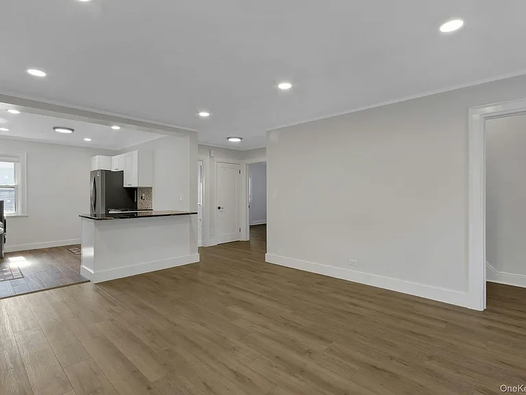 64 Lyons Rd — Photo 8