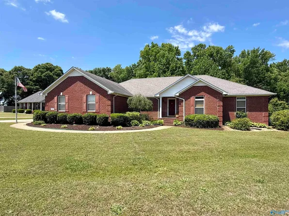 17207 Eunice Ln, Athens, AL 35613