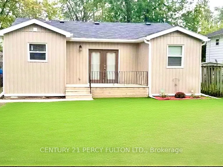 242 Simcoe Ave — Photo 1