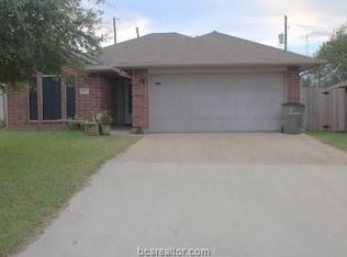 3203 Timberline Dr, Bryan, TX 77803