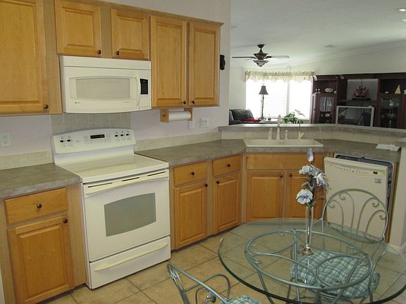 4th image of 769 Lark Dr