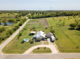 105 Angel Hill Rd, Niederwald, TX 78640
