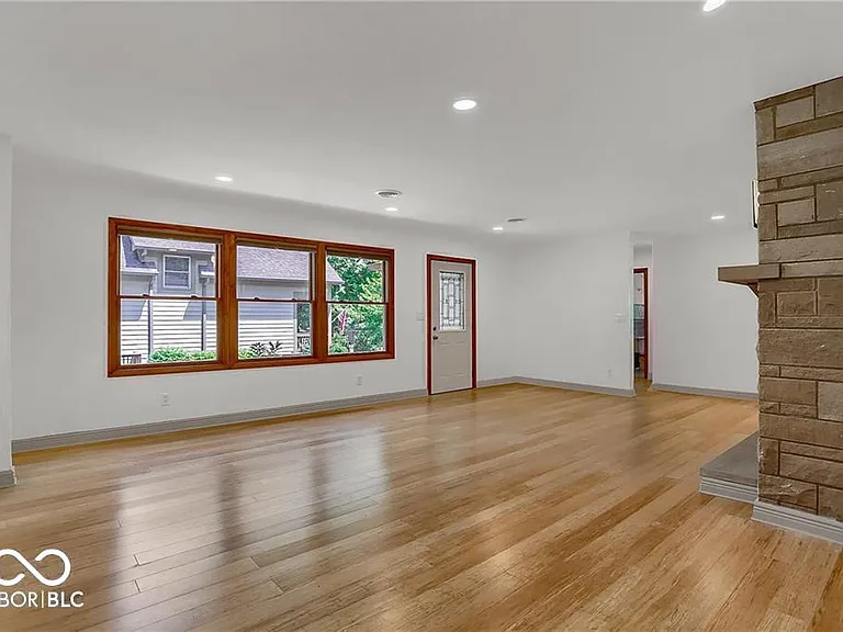 760 W Pine St — Photo 5