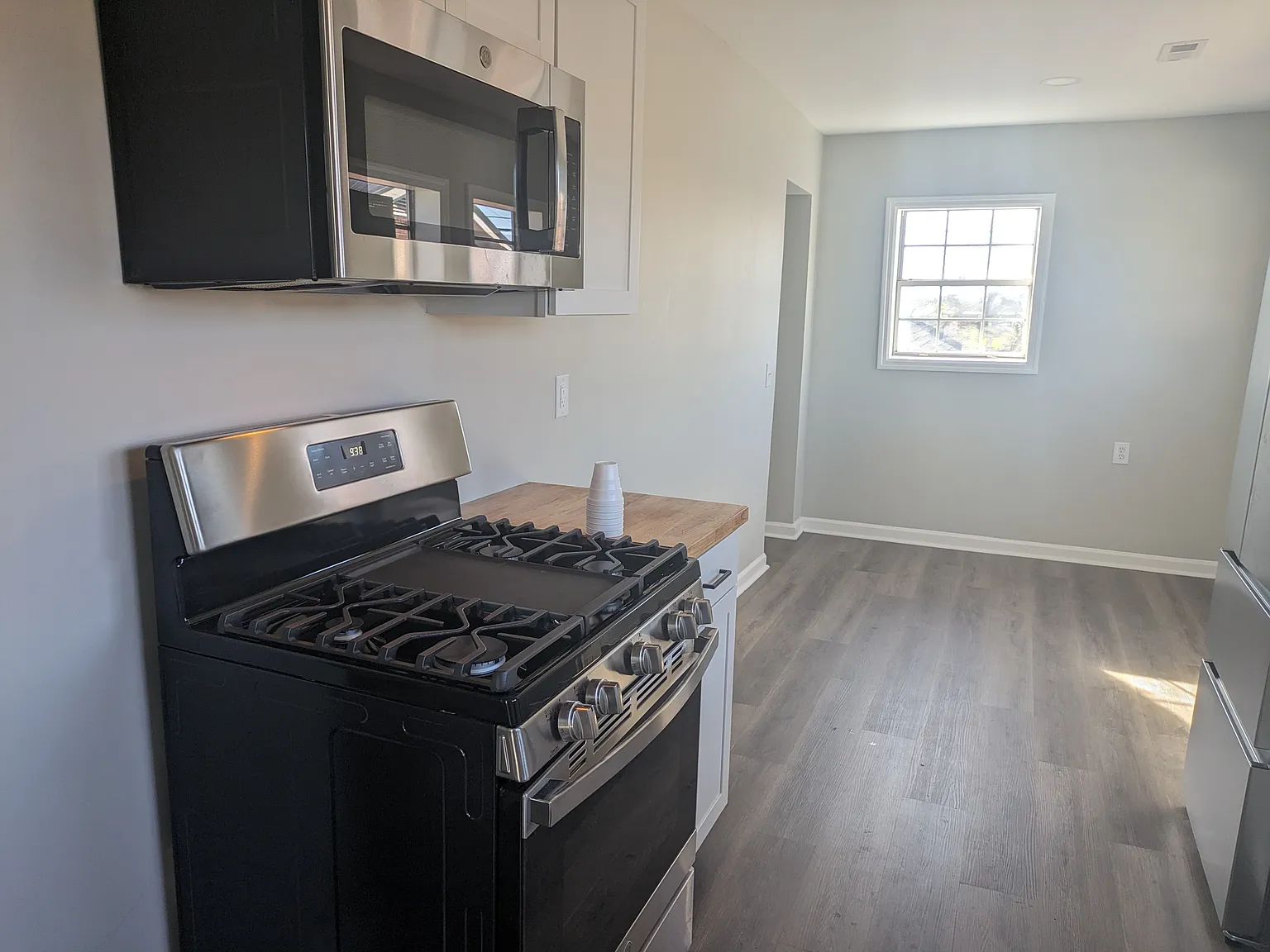 2 bed, 550 sqft, $1,450 — Photo 1