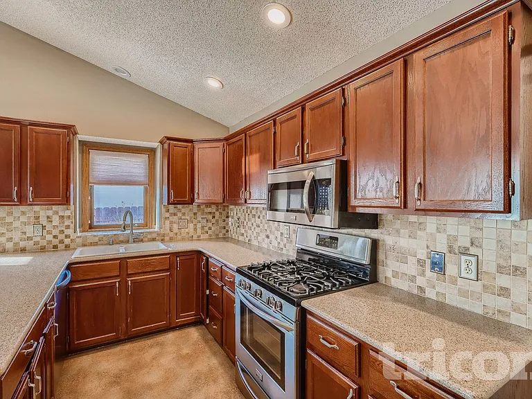 7429 Chesham Ln — Photo 7