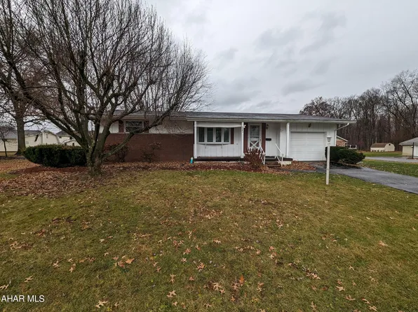208 Lincoln Ave, Hollidaysburg, PA 16648