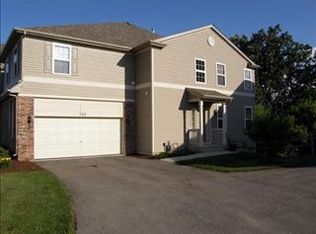 782 Oak Hollow Rd, Crystal Lake, IL 60014