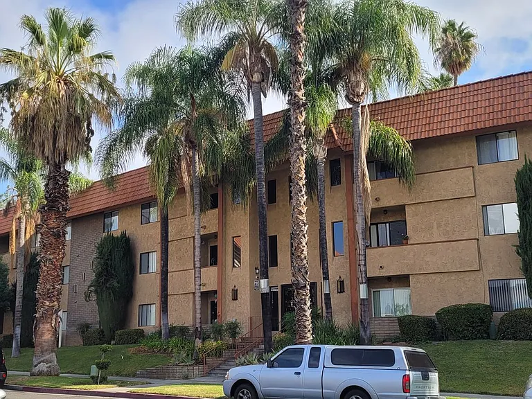 073 - Canyon Crest Hills Apartments — Photo 17