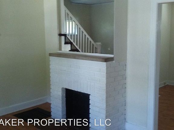 3rd image of 106 E Parkwood Dr
