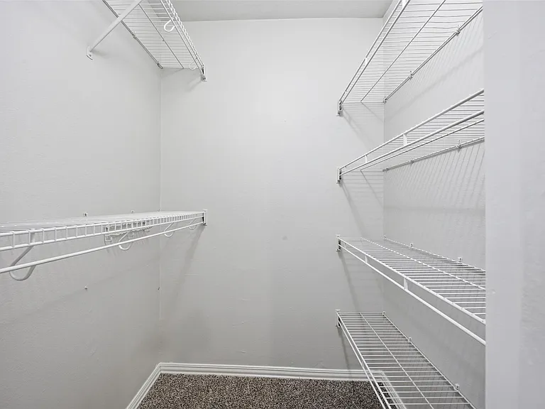 16310 Emberwood Dr — Photo 23