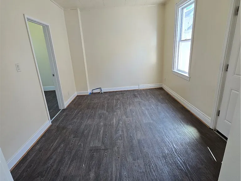 94 Warren Ave — Photo 5