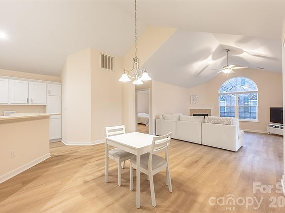 4th image of 5515 Prosperity View Dr