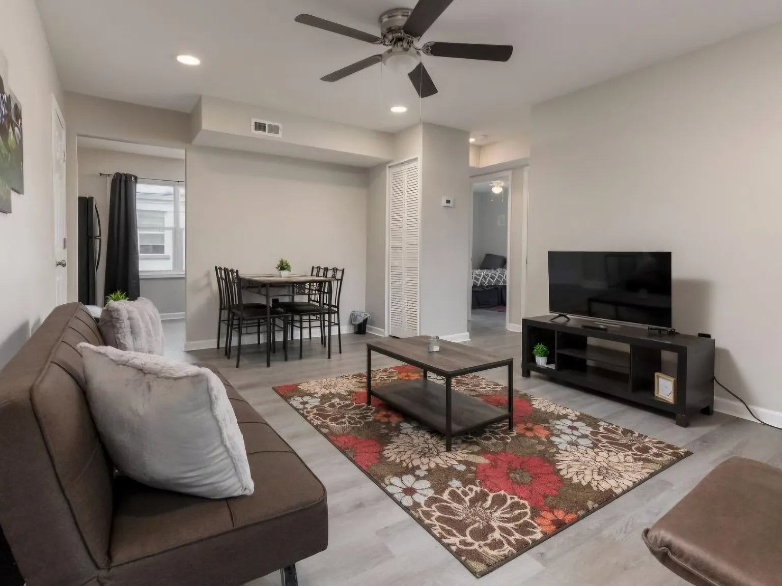 1413 Nightingale Rd - Unit 2 B — Photo 3