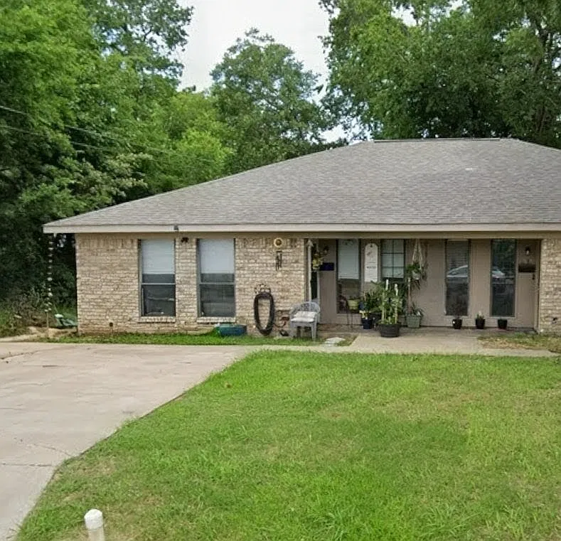 2 bed, 958 sqft, $1,000 — Photo 1