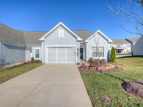 5th image of 128 Hyannis Pl