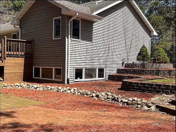 3rd image of 411 Beaumier Ln