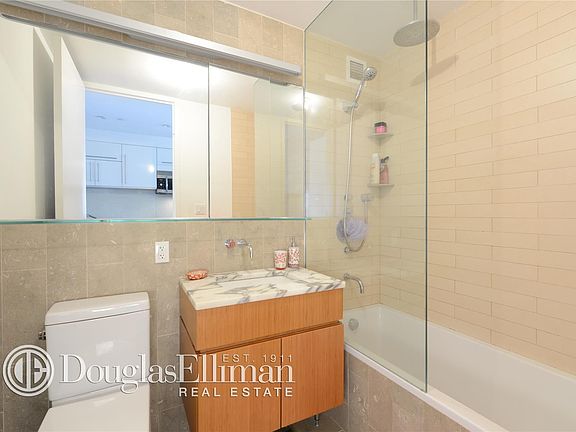 4th image of 406-408 W 45th St #5A